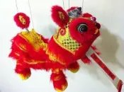☆灣橋洋行☆ 黃色底紅毛 提線獅王 吉祥獅頭 舞龍舞獅 布袋戲木偶 廣東獅 兒童玩具禮物 送外國朋友 廟會
