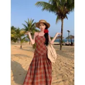 泰國三亞辣妹穿搭露背裙子海邊度假氛圍感紅色格子吊帶露背洋裝 格子洋裝 露背裙 辣妹度假款