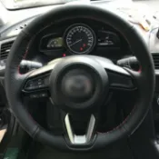 回響小舖 【真皮手縫】方向盤套 汽車把套 真皮方向盤 手縫方向盤 專車專用 馬自達阿特茲 CX-4 昂克賽拉 CX5 CX8 防滑透氣 手感升級 無損安裝