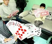 A 4大 九倍大撲克牌 桌遊 德州撲克 尾牙梭哈 紙牌遊戲 魔術表演 春節娛樂