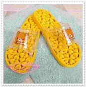 【買動漫】♥小花花日本精品♥Hello Kitty 拉拉熊懶熊 防水按摩腳底室內拖/浴室拖鞋(黃臉頭底花朵)34050903
