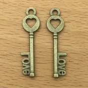 古銅色小愛心Love鑰匙吊飾一份5個10元～…30*8mm…～