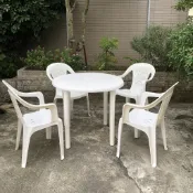 【BROTHER兄弟牌】白色90cm塑膠圓桌+中高背塑膠椅4張-庭院自用營業都適合穩固耐用