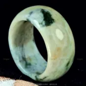 珍珠林~光圈翠玉戒~A貨黃翡墨翠三彩緬甸玉(內徑19.5MM.國際戒圍17號)#133