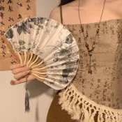 桃園出貨📦小扇子隨身便攜古風貝殻扇折疊清涼扇道具漢服古典中國風扇子折扇