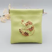 酣睡貓咪刺繡彈片口金包