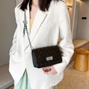 (店+)【LEEHER】女生/包包/斜背包/菱格紋包/小香風包包/鏈條包/時尚小方包/單肩斜背/方胖子/精品包/閨蜜禮物/生日禮物