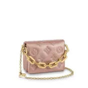 LOUIS VUITTON COUSSIN 玫瑰粉金限量鏈包 LV M21765