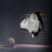 神燈精靈-四川綠簾石共生白水晶