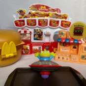 『現貨』1999年麥當勞玩具總動員三眼怪飛碟陀螺 兒童餐玩具 餐盒 絕版玩具 玩具收藏 兒童餐玩具 小玩具 童年玩具