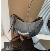 【溫威嚴選】小衆牛角包包女韓系時尚腋下牛仔手提單肩包珍珠鏈條斜挎餃子包女單肩包 腋下包 手提包 女包