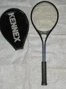 期台灣揚名世界的 Kennex 肯尼士鋁支架Smash no.運動網球拍（前端多有摩擦痕跡）PVC纏繞的握把+球拍保護袋