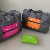 【gin gin】輕巧可折疊收納旅行飛機包(旅行用品 手提箱 登機箱 收納袋 行李袋 3coins)