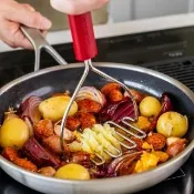 【KitchenAid】美國 不鏽鋼搗泥器 櫻桃紅25.5cm / 馬鈴薯壓泥器