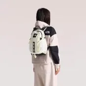 【The North Face】TNF 休閒 運動 DWR防潑水休閒後背包 HOT SHOT MINI 男 女 米 (NF0A8GJJJN5)