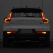20-24年式 富豪Volvo xc40 後霧燈 後槓霧燈泡總成