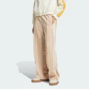 (店+)【adidas 愛迪達】ADIDAS 長褲 FIREBIRD TP 米膚色 三線褲 寬版 女 IZ2753