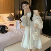 台灣出貨 免運 白色法式露肩掛脖連身裙 女裝長袖燈籠袖寬鬆短洋裝 約會渡假穿搭 法式度假風洋裝裙子
