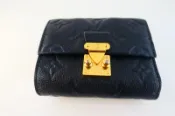 [吉宏精品交流中心]LV M80880 黑色 METIS 牛皮 壓紋 鎖扣 三折 零錢包 短夾(晶片款)