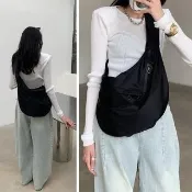 【MoonDy】包包 女包 包包女 尼龍包包 A4包 書包 餃子包 女生側背包 水餃包 半月包 斜背包 