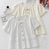 (店+)【FEE BABY】蕾絲刺繡綁帶緹花短袖上衣 襯衫 法式上衣 短板 法式 造型上衣 白色 造型上衣 短版罩衫 透膚 杏色 白色