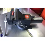 【小楊汽車工具】(現貨) 6“ (英吋) 鑄鋼虎鉗(萬力) 桌上型萬力 附旋轉底