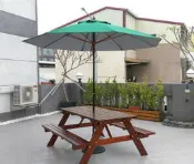 【加百列庭園休閒傢俱】歐式休閒風~原木休閒啤酒桌(6尺)+9尺玻纖傘+12KG傘座～戶外休閒桌椅，景觀餐廳庭園品茗必備。