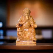 坐關公 關聖帝君 實木雕刻  武財神關公 神像木雕擺件 關公神尊 關公神像 關公模型 廟會模型神尊 神明公仔 關公雕像