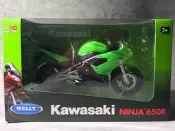 威利WELLY 1:10川崎忍者650R摩托車模型，全新未拆封，綠色車身配色超帥  合金+塑料材質，做工精致，細節完美還