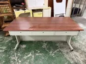 【東鼎二手家具】木紋色180x90三抽辦公桌*事務桌*接待桌*辦公桌*電腦桌*洽談桌*工作桌*會計桌*抽屜桌*書桌*鐵桌