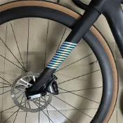 🚴‍♂️創意線性長條公路自行車上管前後叉安全帽划痕遮擋改裝反光貼紙 公路車山地車自行車車架裝飾貼 前叉反光貼紙 防水貼紙