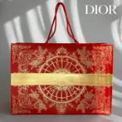 新年限定 ⭐️DIOR 迪奧 金燦凡爾賽 超美燙金新年提袋 / Dior浮雕燙金紙袋禮物袋/迪奧大提袋