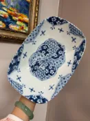 古瓷堂日本回流瓷器 日本美濃燒 藍凜堂花祥瑞橢圓盤 釉下彩工藝 微波爐洗碗機適用 正品日式瓷器 藍白配花紋大氣 25x18cm 餐桌美學 家用餐盤