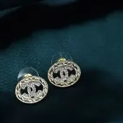 【CHANEL 香奈兒】經典復古花邊雙C LOGO奢華水鑽時尚耳環(淡金)