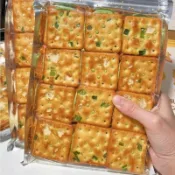 【送大鐵盒】 新鮮日期精選甄品💖最新餅乾 蔥香牛軋餅乾臺灣牛軋餅乾夾心餅乾解饞手撕牛軋糖網紅小零食ks旗艦精選