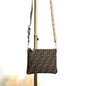 【日本直送 名牌中古包】FENDI 芬迪 經典 FF 壓紋 焦糖色 賈卡斜挎包 迷你包 vintage 復古 z7gs5g