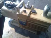 (已售出)日本ULVAC(優貝克)油式真空泵浦GCD-136X,400W(110V單相)外匯品質優