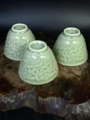 日本回流～柴燒70年代國營龍泉窯青瓷纏枝蓮茶盅 主人杯 湯吞3客 柴燒 ，原礦釉 ，口級梅子青釉 ， 老廠貨，