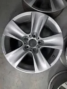 阿傑 原廠鋁圈 17吋 BMW 5孔120 F10 F11 料號:6 790 172 有2個 不含胎 一個2000