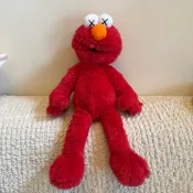 正版 限量娃娃 KAWS 芝麻街 SESAME STREET Elmo 毛絨玩偶 玩具 公仔 UNIQLO