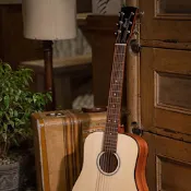 Cort AD Mini 木吉他