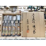 (店+)[ 木頭仁 ] 🔨【五百藏印 追入鑿 赤樫柄 桐箱組】日本播州三木 手工鍛造 木工鑿刀 5本組／10本組 榫卯