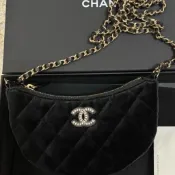 木浪代購🌊 香奈兒 chanel 含禮盒 手機包 絲絨 肩背 斜背包 生日 禮物 贈品 聖誕節 精品 小香包