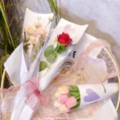 台灣現貨❤️ love more. 花套袋 花袋 包裝材料 包裝袋 花套 鮮花花袋 花束包裝 拍照道具 裝飾 禮物 送禮