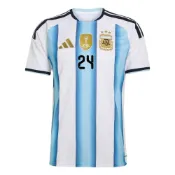 (店+)【adidas 愛迪達】JM8396-24 adidas 2026世界盃阿根廷國家隊 恩佐 費爾南德斯 22號 主場場球球迷版 速幹短袖套頭舒適足球衣 球迷版 男款