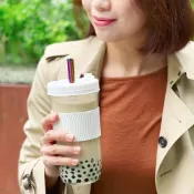 (店+)防滑隔熱飲料杯 700ml-白色含吸管 (環保杯/珍奶杯/玻璃杯/隨行杯/手搖杯/梅森罐/梅森杯)