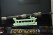 售完，缺貨。劍 冷兵器 收藏家 財神寶劍 鎮宅寶劍 鎮煞 辟邪劍 君子劍 龍泉劍 刀劍架 直立式劍架 影視道具 霹靂刀劍
