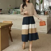 MOCO簡約時尚假兩件衛衣拼接圓領撞色層次裙擺縮腰連身裙洋裝L~4XL
