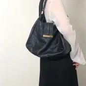 【日本直送 名牌中古包】GUCCI 古馳 GG 側背包 黑色 GUCCI 壓印皮革 Hobo 包 vintage f2bysj
