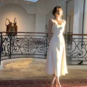 連身裙 白色 V 領吊帶長洋裝 夏季新款 大擺垂感 溫柔氣質 婚禮宴會穿搭